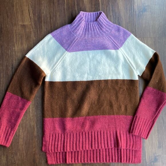 Love Ellie Purple Colorblock Sweater - Picture 2 of 7